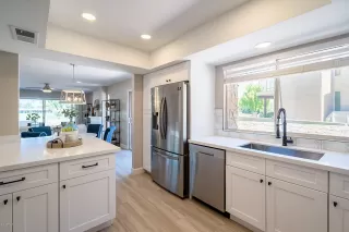 Photo #6: 6117037 Listing 