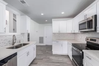 Photo #4: 6117136 Listing