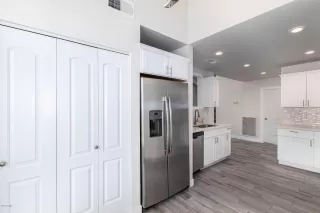 Photo #6: 6117136 Listing