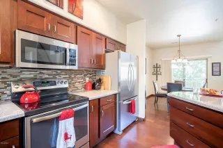 Photo #5: 6117175 Listing