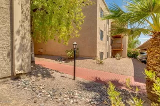 Photo #3: 6117358 Listing