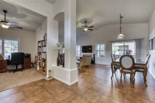 Photo #5: 6117424 Listing