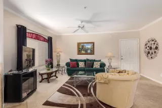 Photo #4: 6118098 Listing