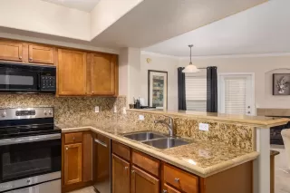 Photo #5: 6118098 Listing