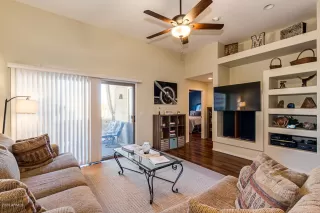 Photo #6: 6118227 Listing