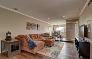Photo #5: 6118262 Listing