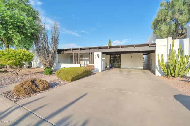 MLS: 6118278 Condo For Sale