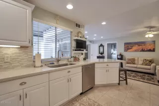 Photo #6: 6118278 Listing