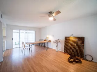 Photo #4: 6118412 Listing