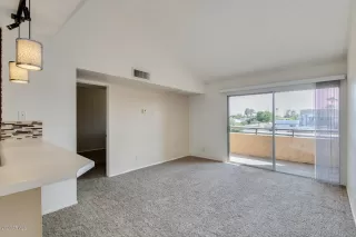 Photo #2: 6118512 Listing