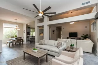 Photo #6: 6118522 Listing