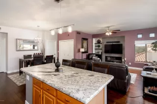 Photo #5: 6118525 Listing