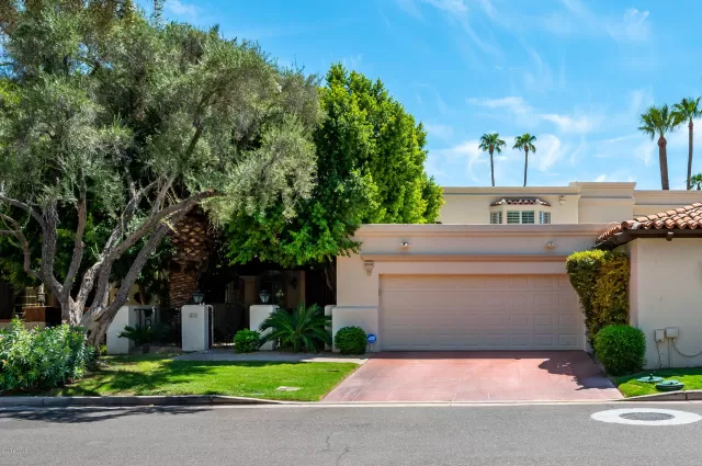 MLS: 6118614 Condo For Sale