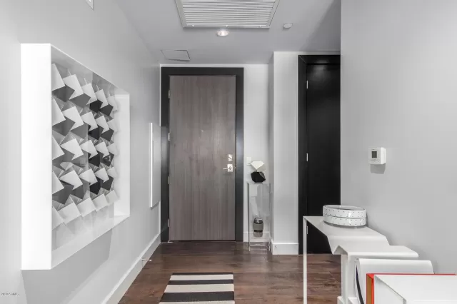 MLS: 6118700 Condo For Sale