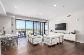 Photo #2: 6118700 Listing