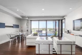 Photo #3: 6118700 Listing