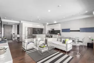 Photo #5: 6118700 Listing