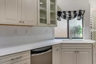 Photo #6: 6118742 Listing