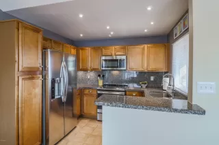 Photo #5: 6118939 Listing