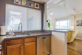 Photo #6: 6118939 Listing