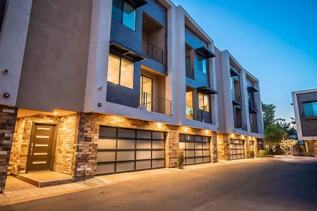 MLS: 6119302 Condo For Sale