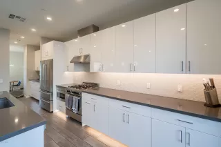 Photo #5: 6119302 Listing