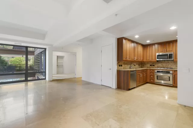 MLS: 6119328 Condo For Sale