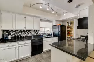 Photo #3: 6119360 Listing