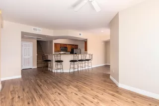 Photo #4: 6119682 Listing