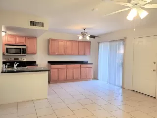 Photo #4: 6119833 Listing