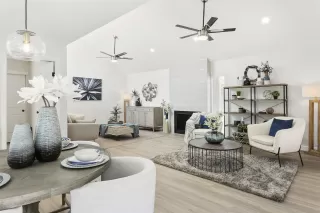 Photo #2: 6120108 Listing