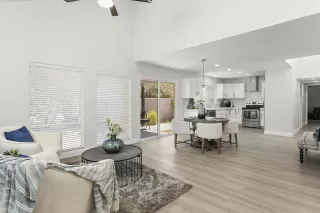 Photo #6: 6120108 Listing