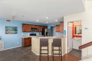 Photo #6: 6120122 Listing