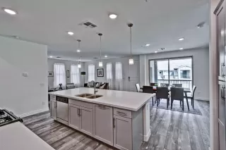 Photo #2: 6120451 Listing