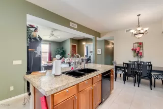 Photo #5: 6120605 Listing