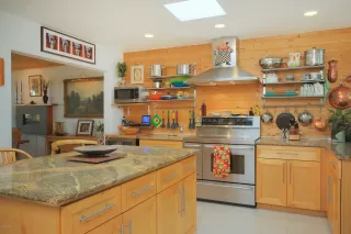 Photo #6: 6121057 Listing