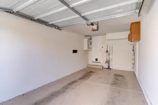 Photo #5: 6121083 Listing