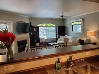 Photo #4: 6121109 Listing