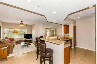 Photo #2: 6121161 Listing 