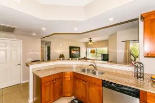 Photo #4: 6121161 Listing 