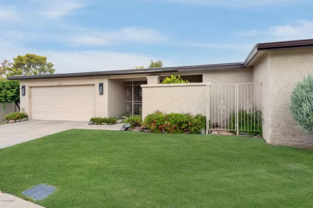 MLS: 6121566 Condo For Sale