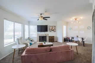 Photo #4: 6121669 Listing