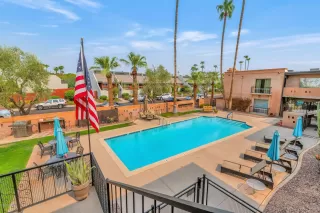 Photo #5: 6121818 Listing