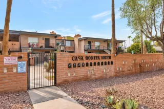 Photo #6: 6121818 Listing