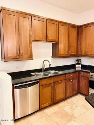 Photo #5: 6121940 Listing