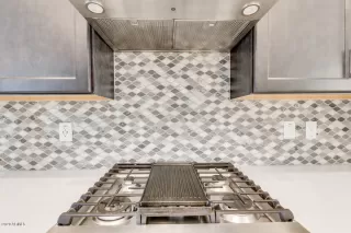 Photo #4: 6122018 Listing