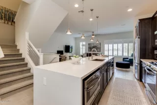 Photo #6: 6122018 Listing