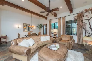 Photo #2: 6122466 Listing 