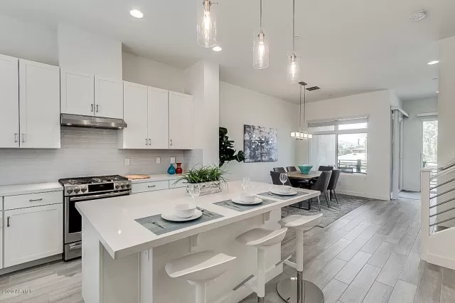 MLS: 6122562 Condo For Sale