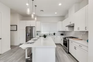 Photo #5: 6122562 Listing